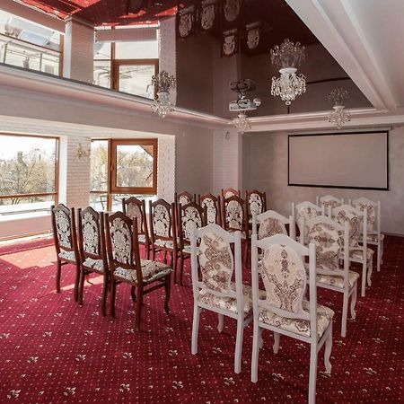 Mon Ami Hotel Ivano-Frankivsk Eksteriør billede