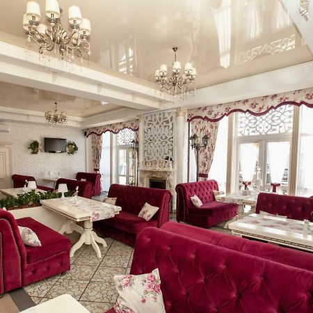 Mon Ami Hotel Ivano-Frankivsk Eksteriør billede