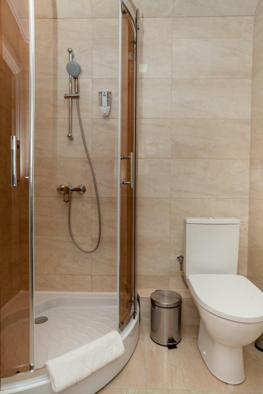 Mon Ami Hotel Ivano-Frankivsk Eksteriør billede