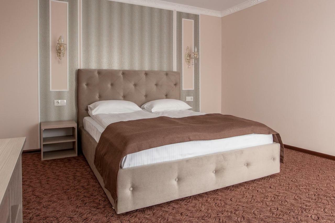 Mon Ami Hotel Ivano-Frankivsk Eksteriør billede