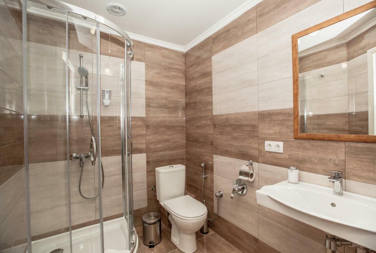 Mon Ami Hotel Ivano-Frankivsk Eksteriør billede