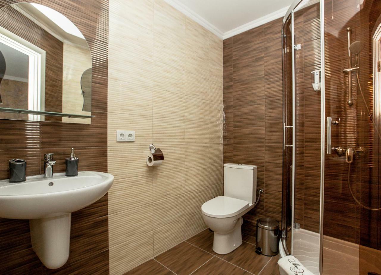 Mon Ami Hotel Ivano-Frankivsk Eksteriør billede