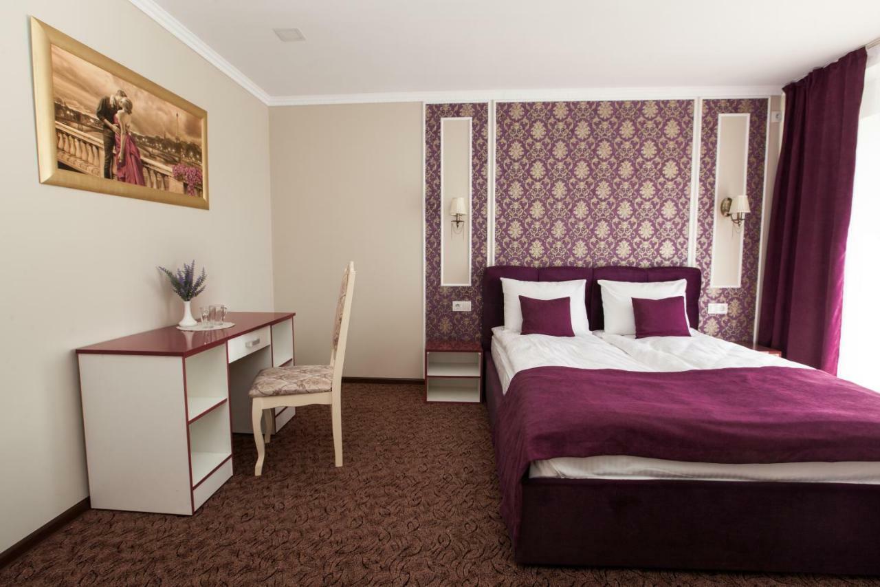 Mon Ami Hotel Ivano-Frankivsk Eksteriør billede