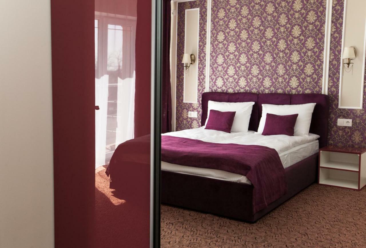 Mon Ami Hotel Ivano-Frankivsk Eksteriør billede