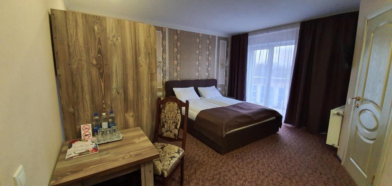 Mon Ami Hotel Ivano-Frankivsk Eksteriør billede